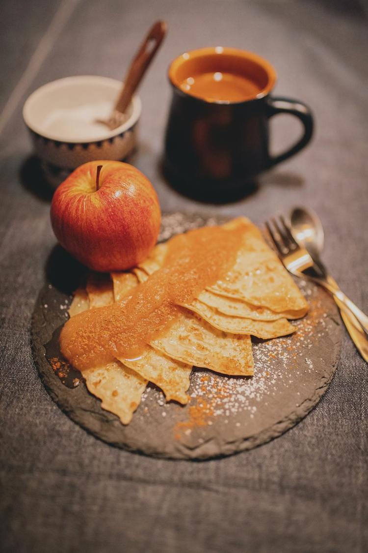 Crepes with Applesauce Puree