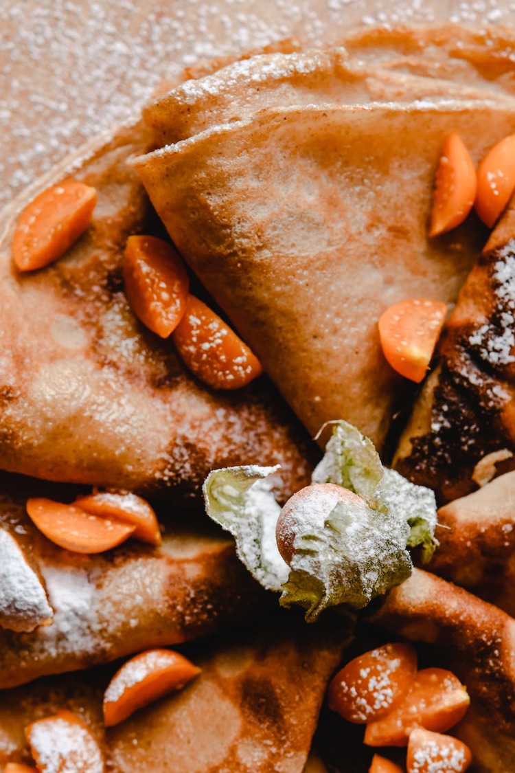 Crepes with Gooseberries and Powdered Sugar - Crepes Recipe