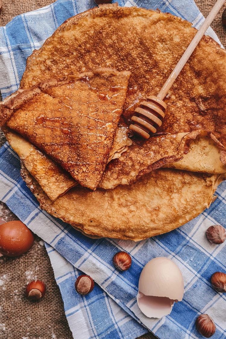 Crepes Recipe - Hazelnut and Egg Crepes with Honey